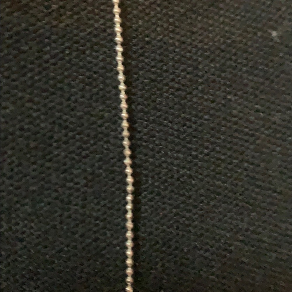 Small mouse ear necklace in red stones - Picture 6 of 6